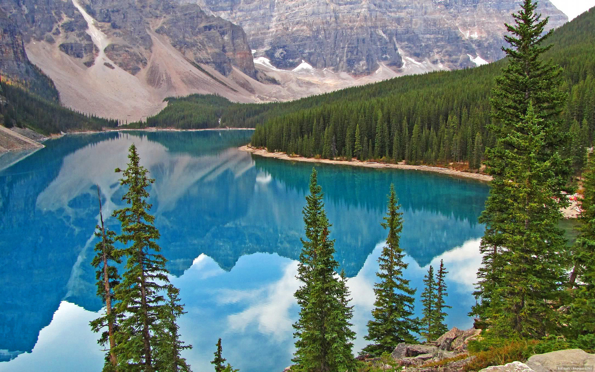 青少年足球初赛火热进行，基层基础持续夯实，青少年足球比赛规则